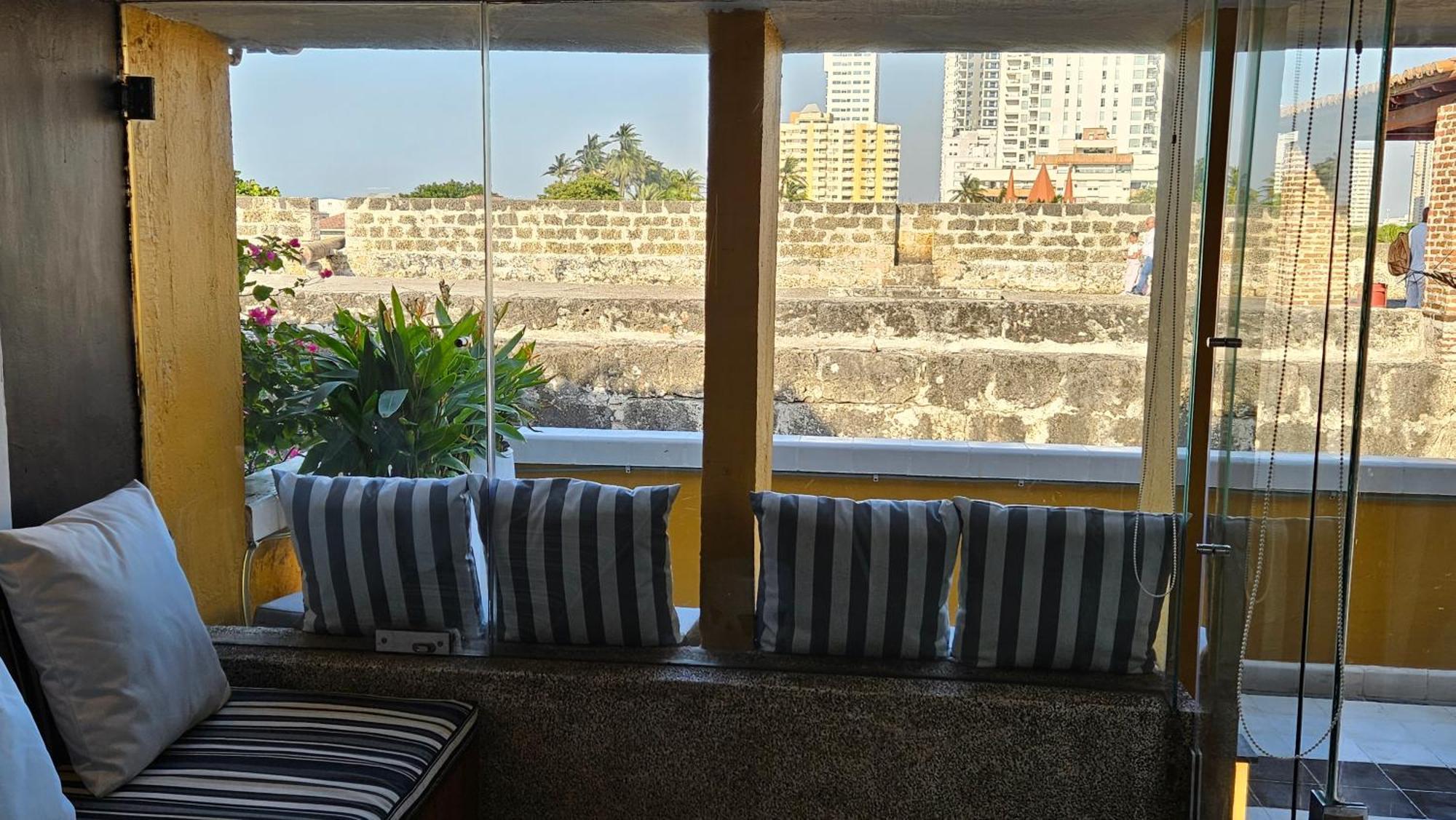 Apartamento Duplex Vista Al Mar Y Murallas Nuevo En La Ciudad Amurallada Apartment Cartagena Exterior photo